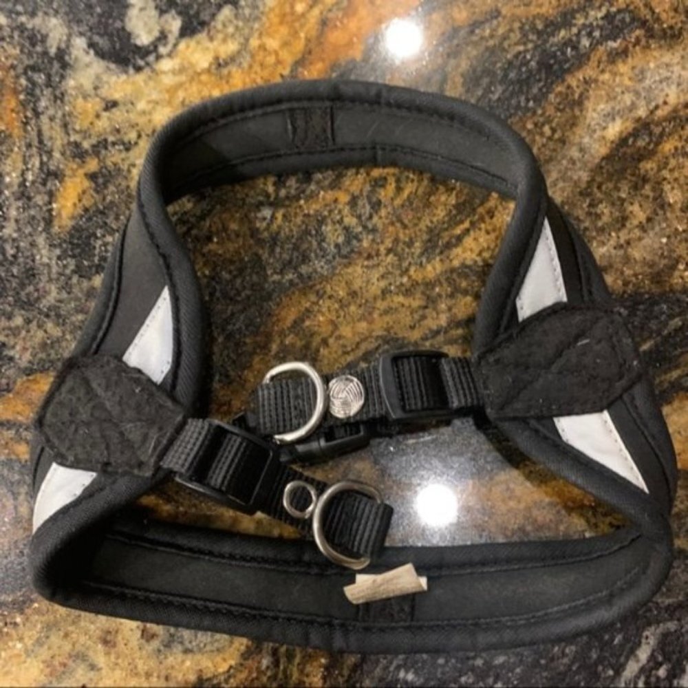 🛍3/$20 DOG black harness size small.